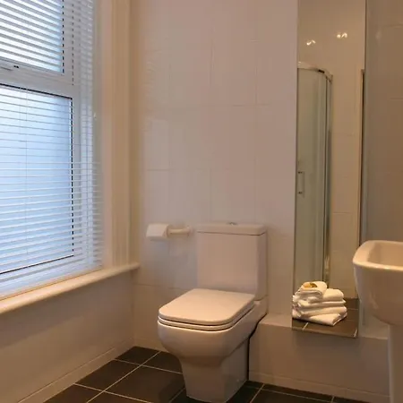 Comfy Big 7 Bedroom Townhouse Harrogate