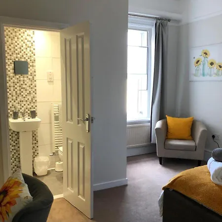 Comfy Big 7 Bedroom Townhouse Harrogate
