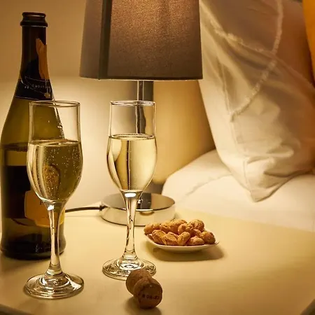 빌라 Comfy Big 7 Bedroom Townhouse