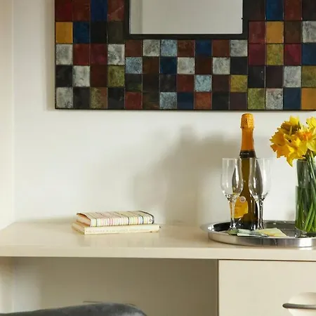 Comfy Big 7 Bedroom Townhouse 빌라 *