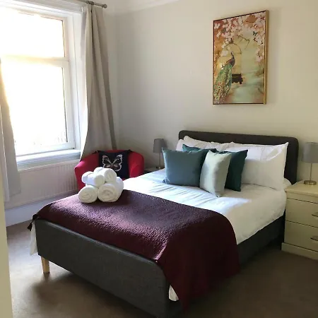 빌라 Comfy Big 7 Bedroom Townhouse *