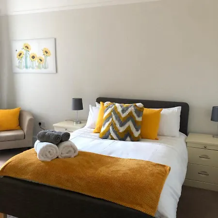 Comfy Big 7 Bedroom Townhouse 해러게이트
