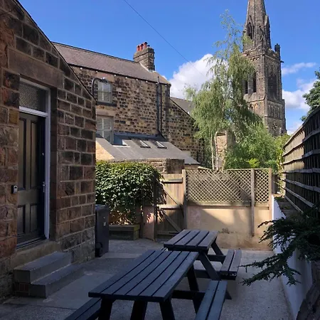 Comfy Big 7 Bedroom Townhouse Harrogate