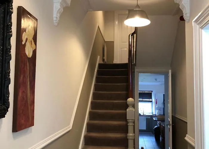 Comfy Big 7 Bedroom Townhouse Villa *