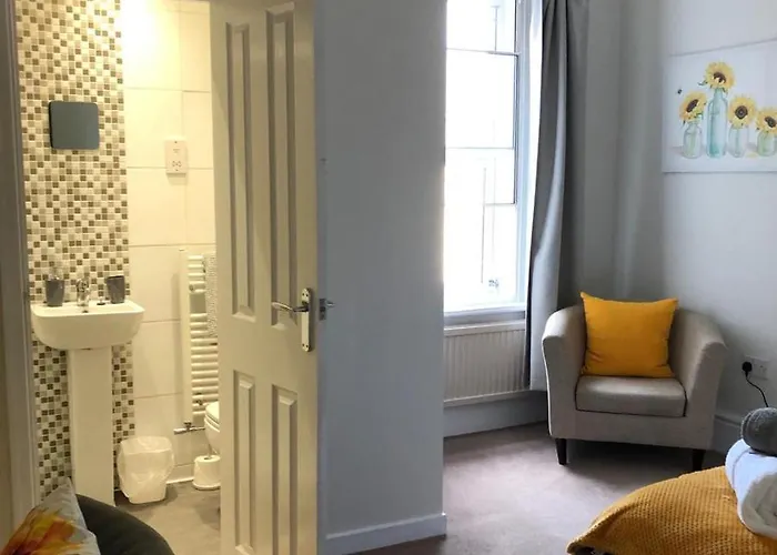 Comfy Big 7 Bedroom Townhouse Harrogate