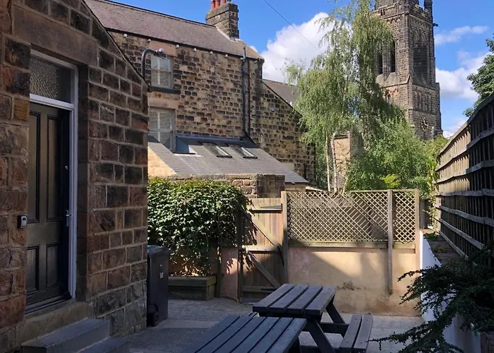 Comfy Big 7 Bedroom Townhouse Harrogate